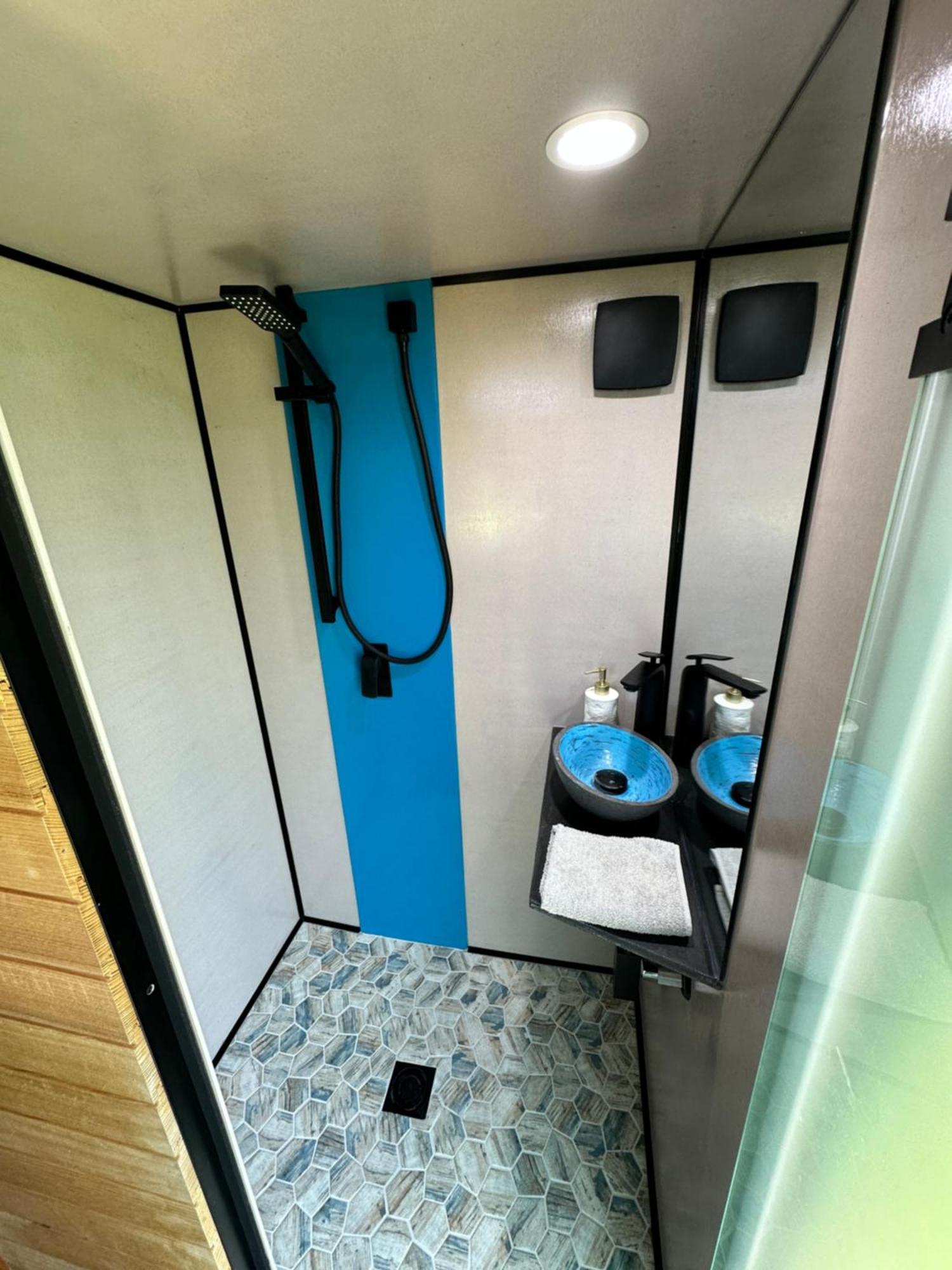 Ocean Breeze Tiny House - Ocean And Lake View มัลลาคูตา ภายนอก รูปภาพ